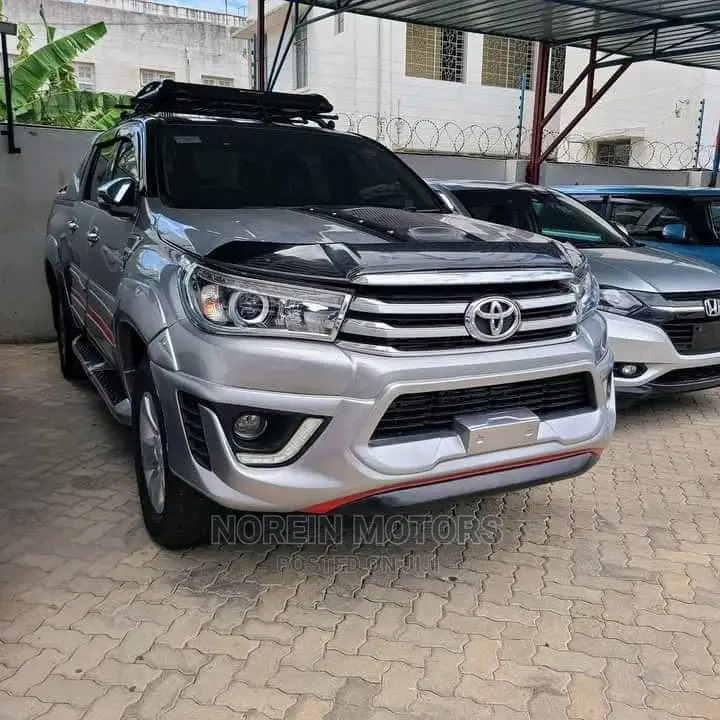 Toyota Hilux 2015 Silver