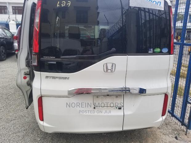 Honda Stepwgn 2016 White - thumbnail 2