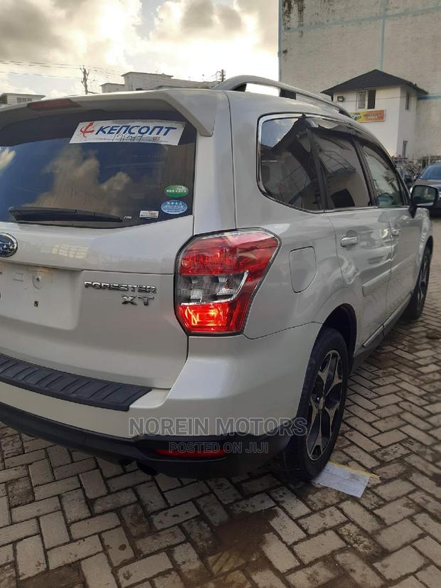 Subaru Forester 2013 White - thumbnail 3