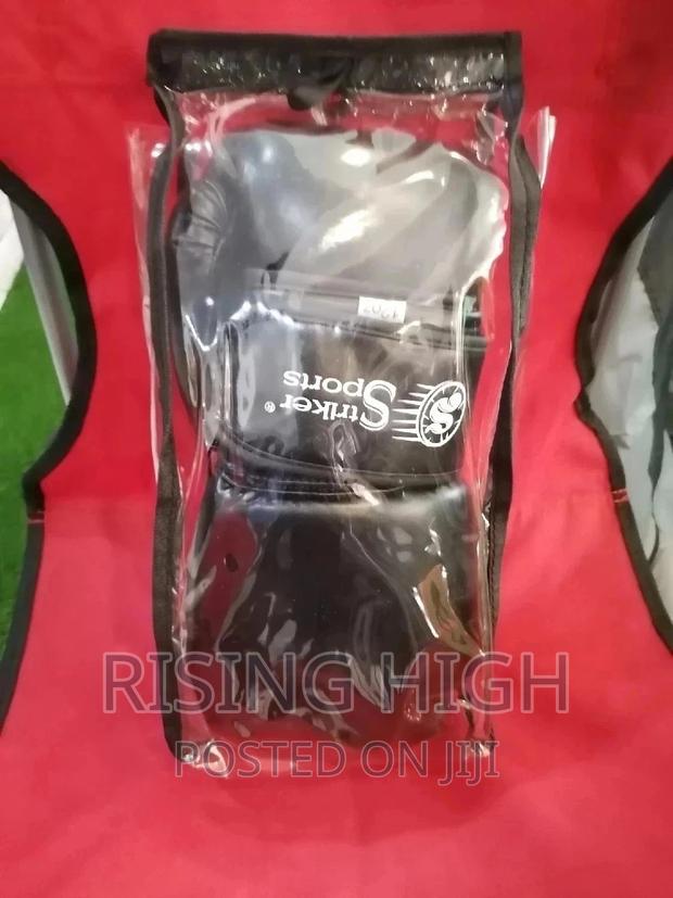 Supreme Quality Boxing Gloves - thumbnail 2