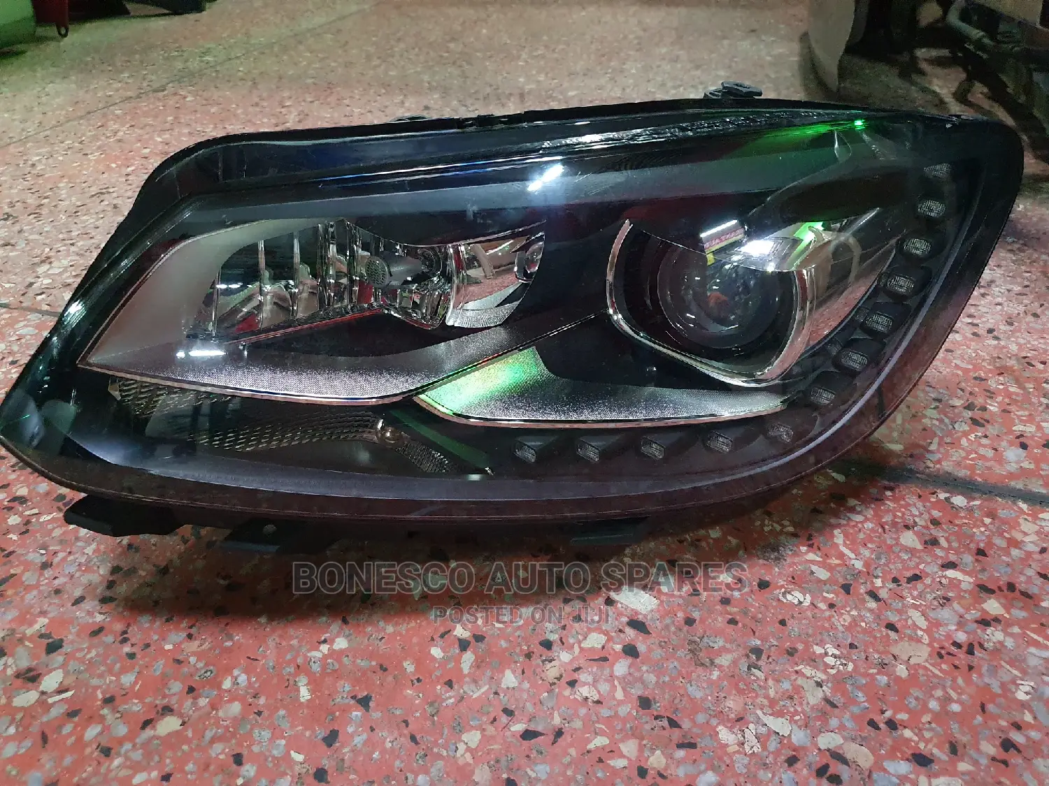 Volkswagen Touran 2012 -2014 Xenon Headlight Assembly