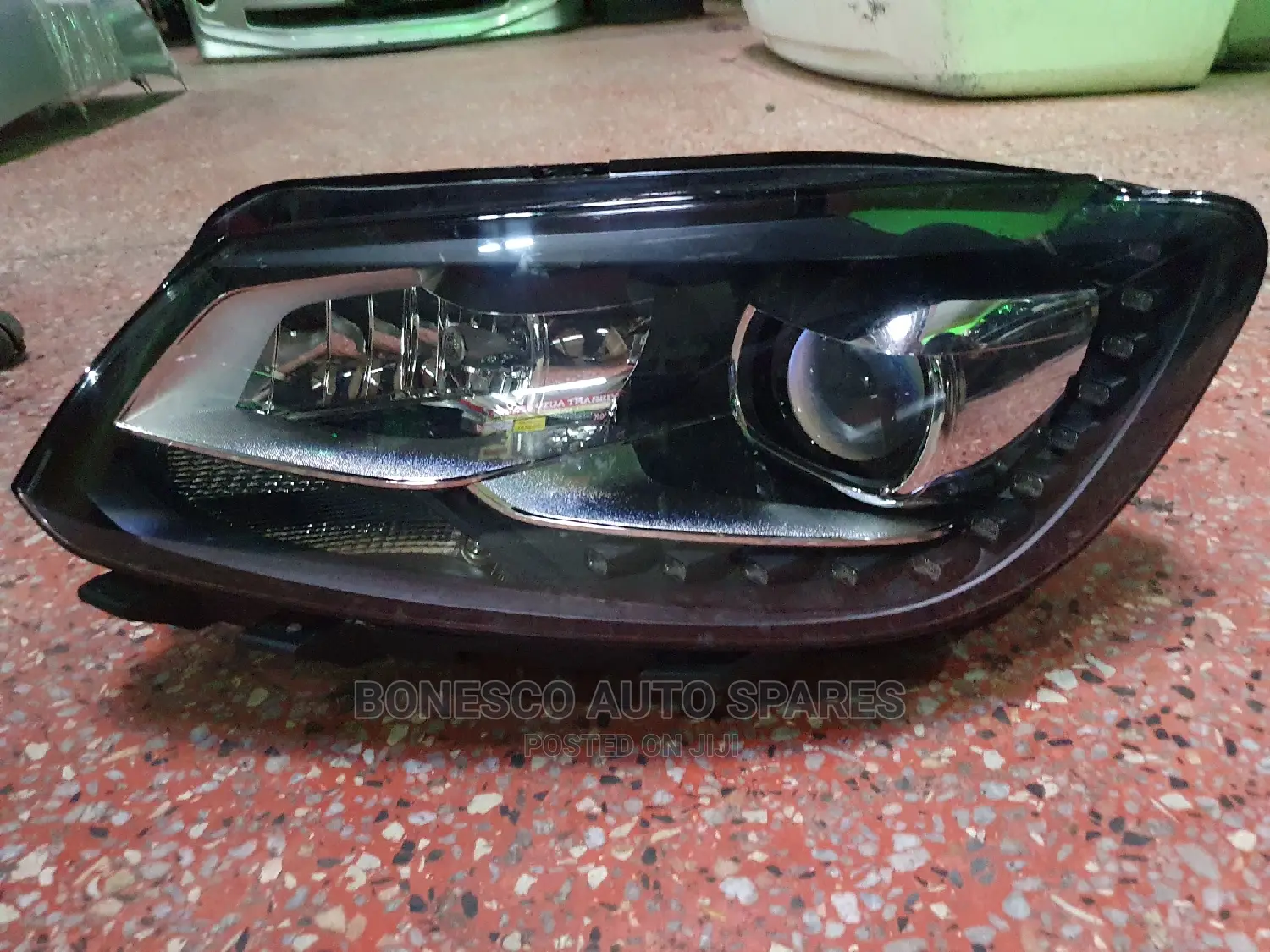 VW Touran 2015 Xenon Headlight Assembly