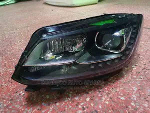 VW Touran 2015 Xenon Headlight Assembly