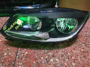 Volkswagen Touran 2012 Nonxenon Headlight Assembly