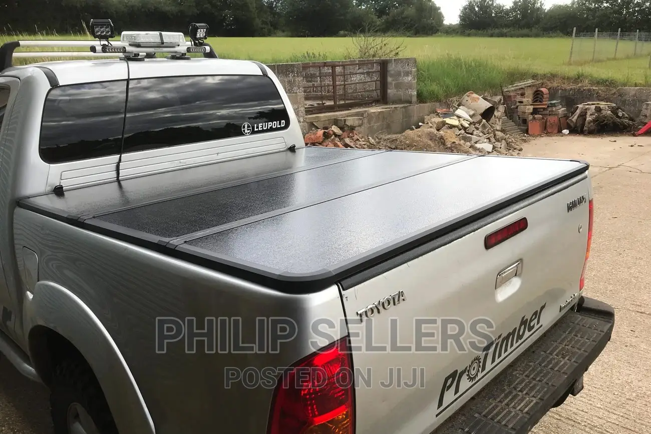 Toyota Hilux 05-15 Eagle Pro Fold Hard Tri