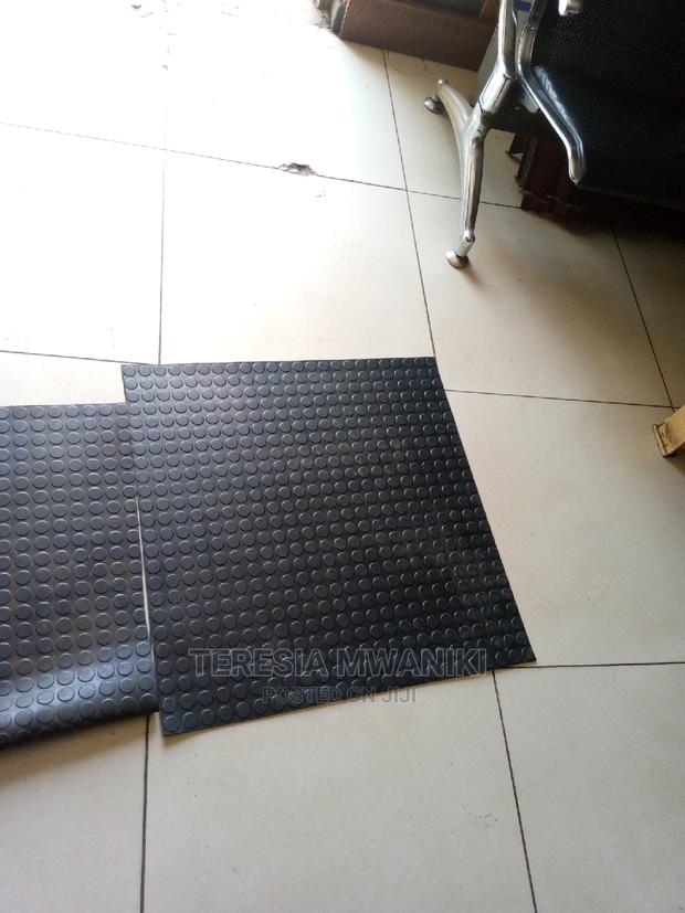 Round Stand Mats - thumbnail 3