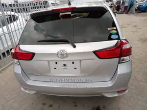 Toyota Corolla Fielder 2015 Silver