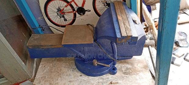 Bench Vice 10 Inch - main view