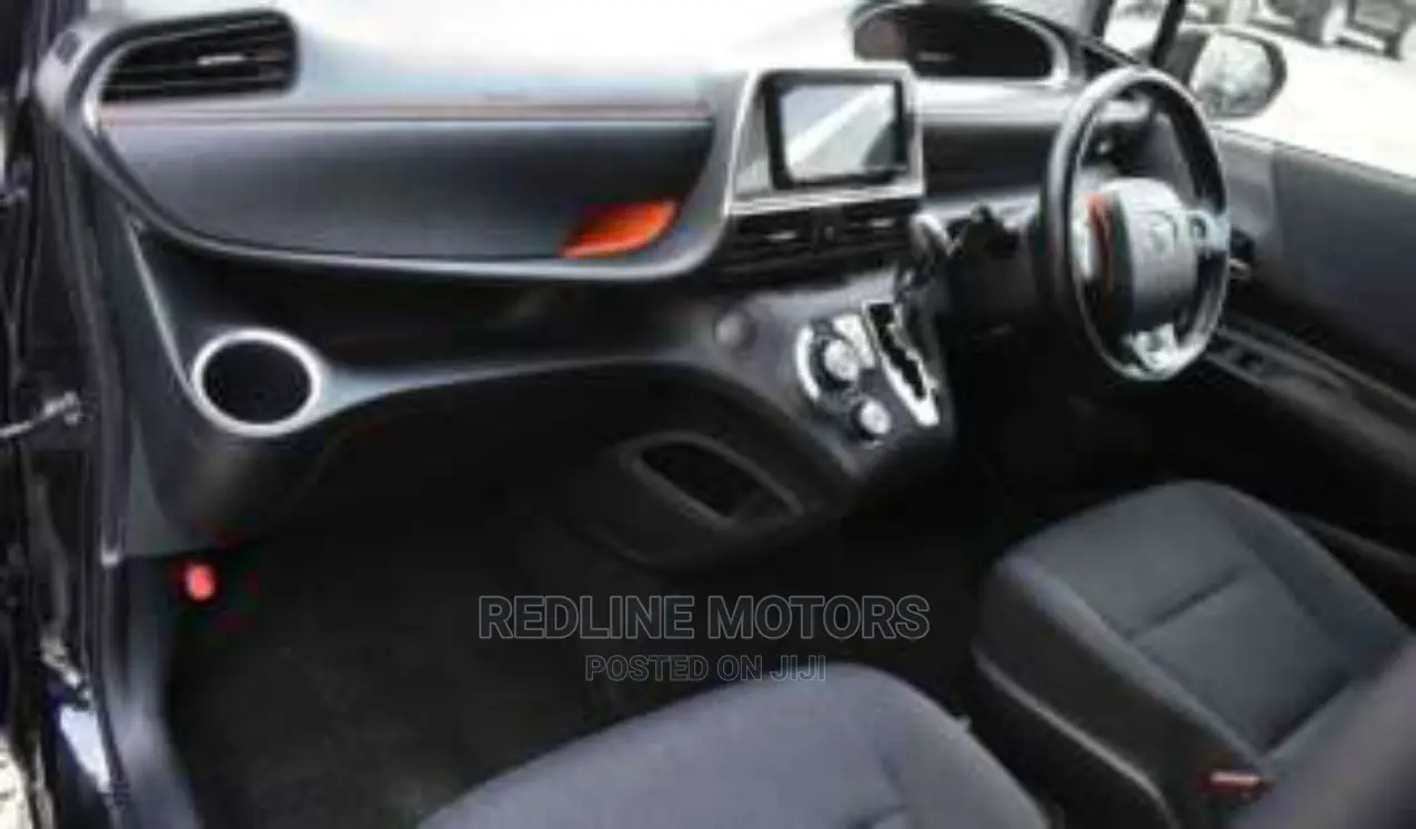 Toyota Sienta 2017 Black