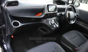 Toyota Sienta 2017 Black