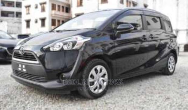 Toyota Sienta 2017 Black