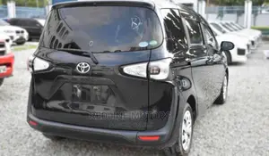 Toyota Sienta 2017 Black
