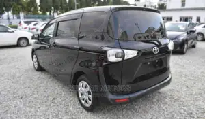 Toyota Sienta 2017 Black