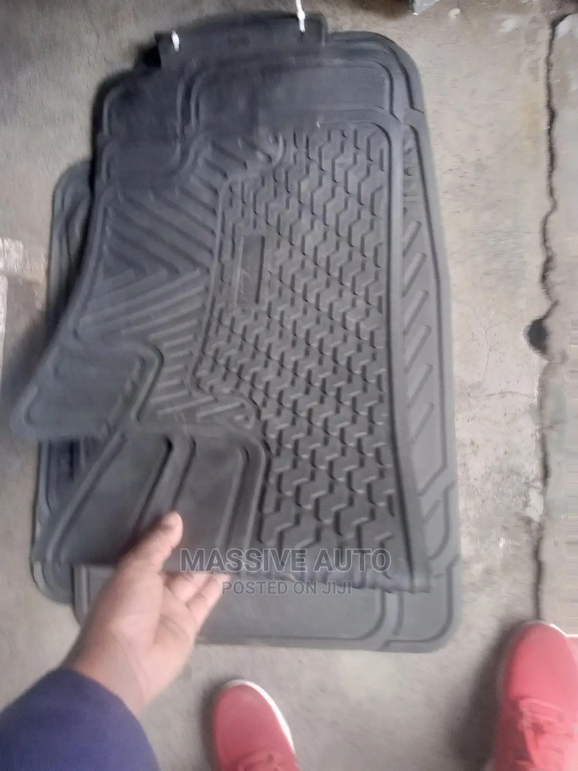 Black Conjoined Car Floor Mats Available