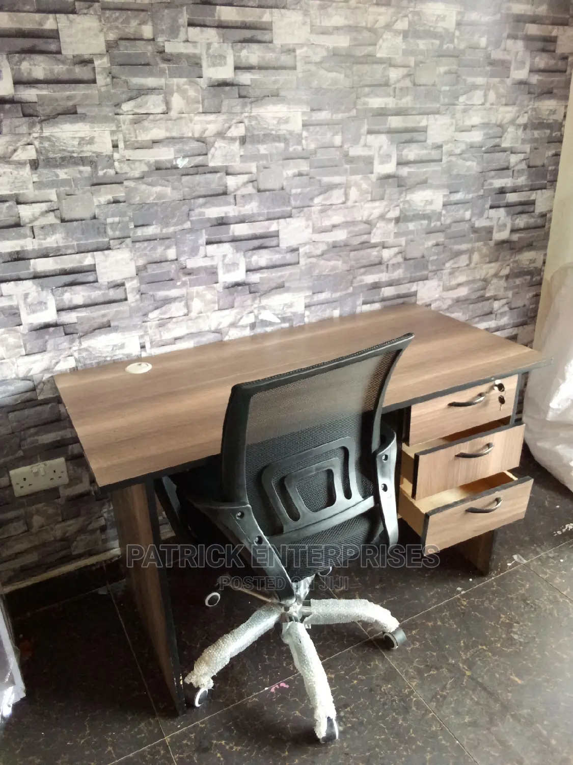 1.2 Mts Office Desk Plus Low Back Recliner Mesh Chair
