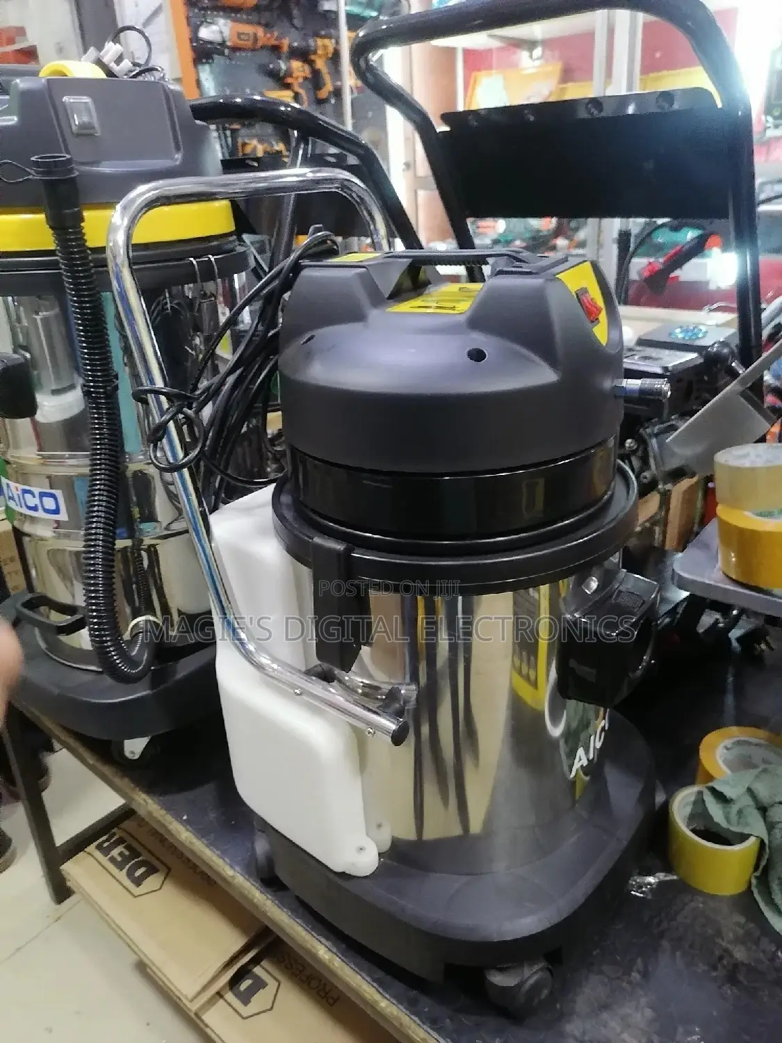 Vacuum Cleaner Machine With No of Soap