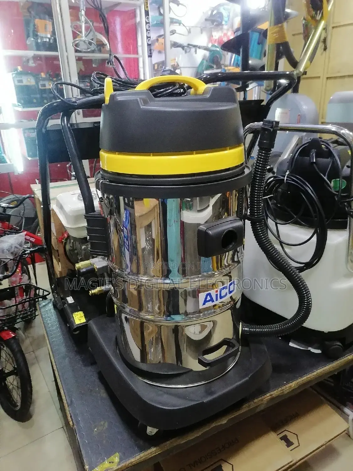 Commercial 50l Vacuum Cleaner