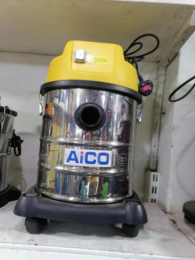 10l Vacuum Cleaner