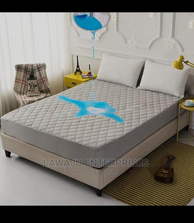 4*6 Coloured Quilted Waterproof Mattress Protector - thumbnail 2