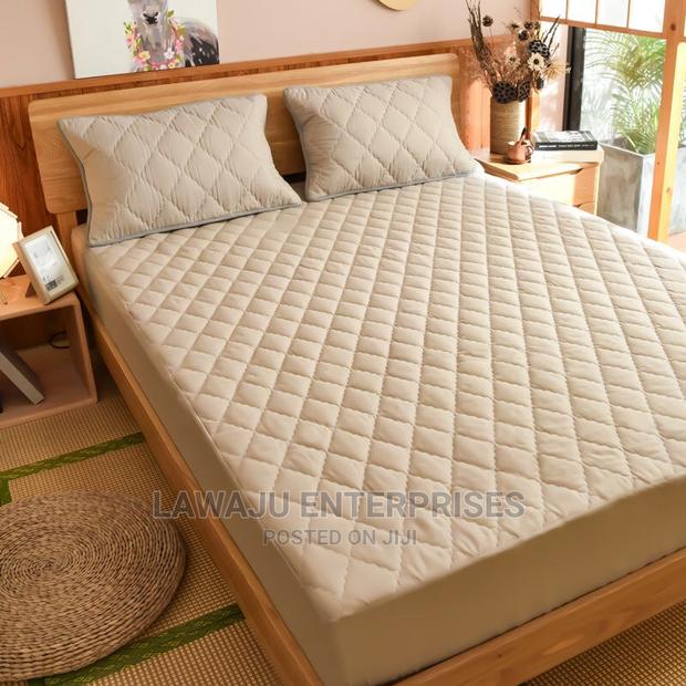 5*6 Coloured Quilted Waterproof Mattress Protector - thumbnail 2