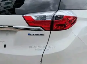 Honda Fit Shuttle 2016 White