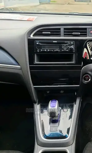 Honda Fit Shuttle 2016 White