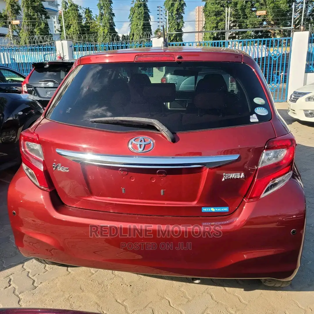 Toyota Vitz 2016 Red