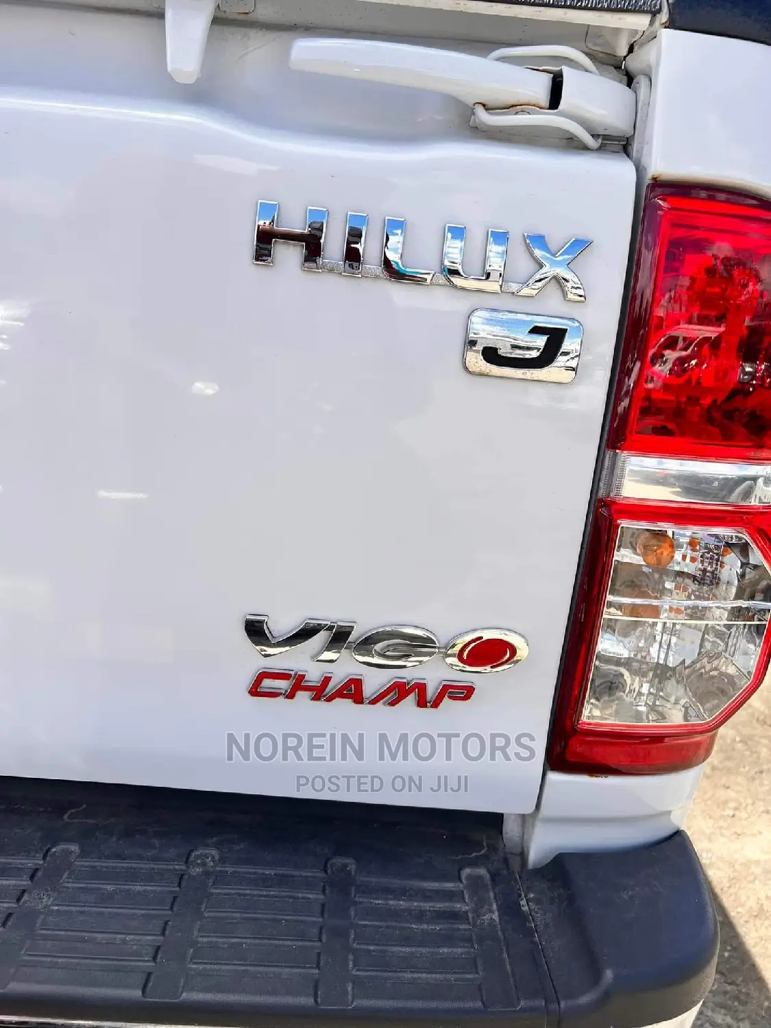 Toyota Hilux 2015 White