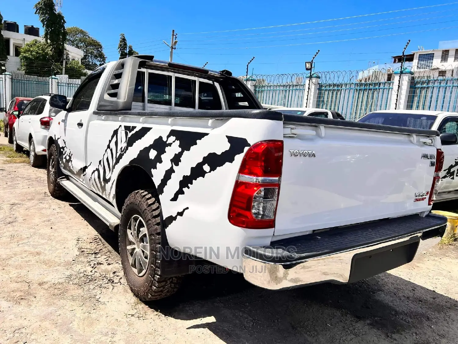 Toyota Hilux 2015 White