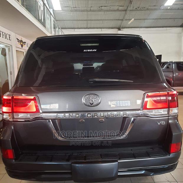 Toyota Land Cruiser 2015 Gray - thumbnail 2