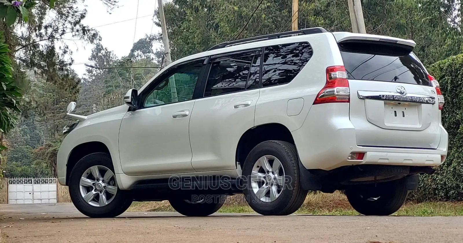 Toyota Land Cruiser Prado 2015 White