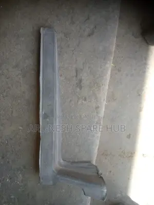 Windscreen Finishers Toyota Ractis (New)