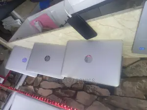 Laptop HP EliteBook 820 G3 4GB Intel Core I5 HDD+SSD 500GB