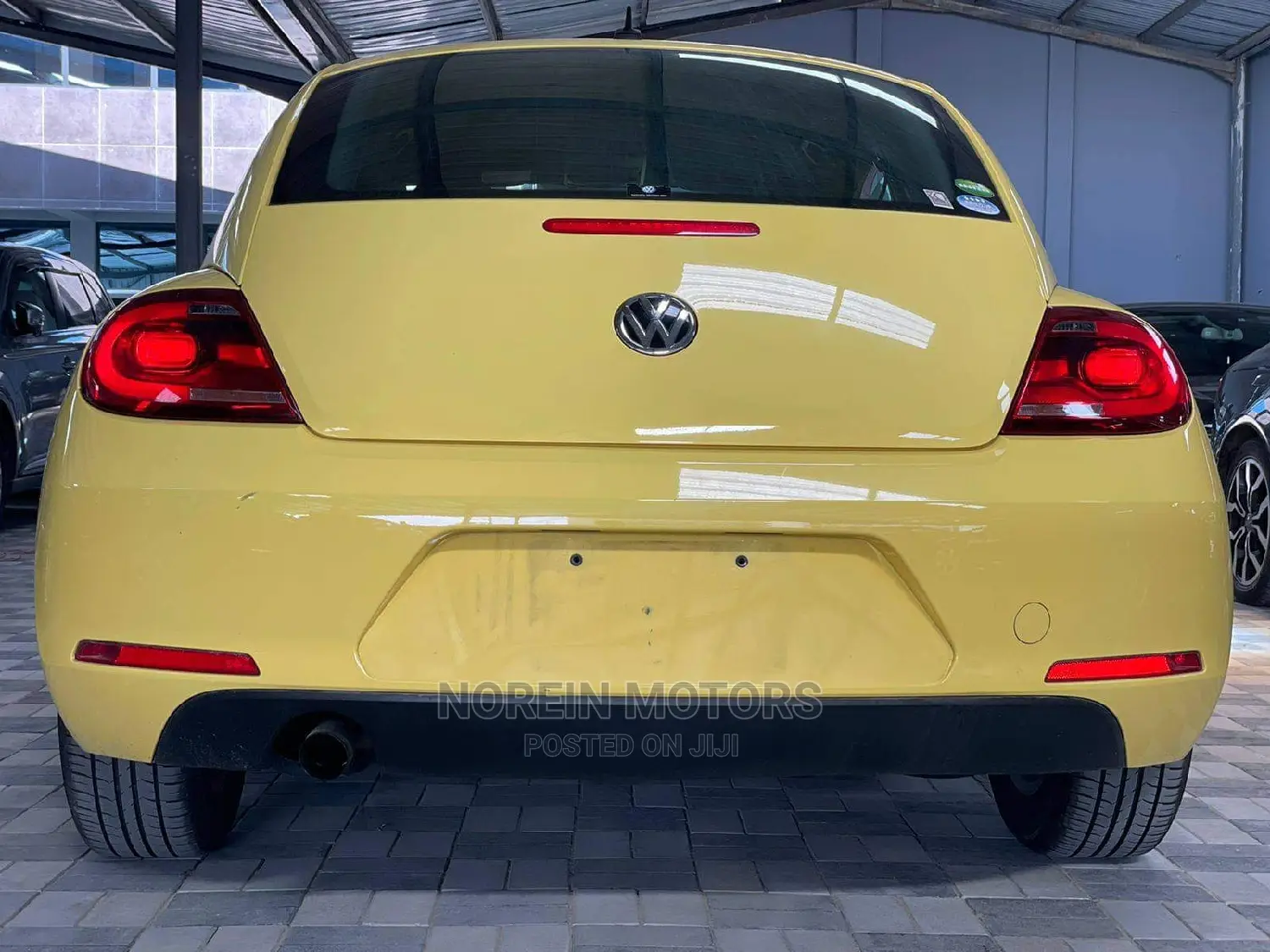 Volkswagen Beetle 2015 Yellow