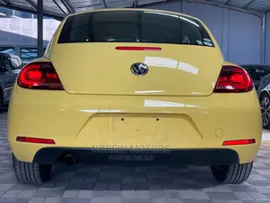 Volkswagen Beetle 2015 Yellow