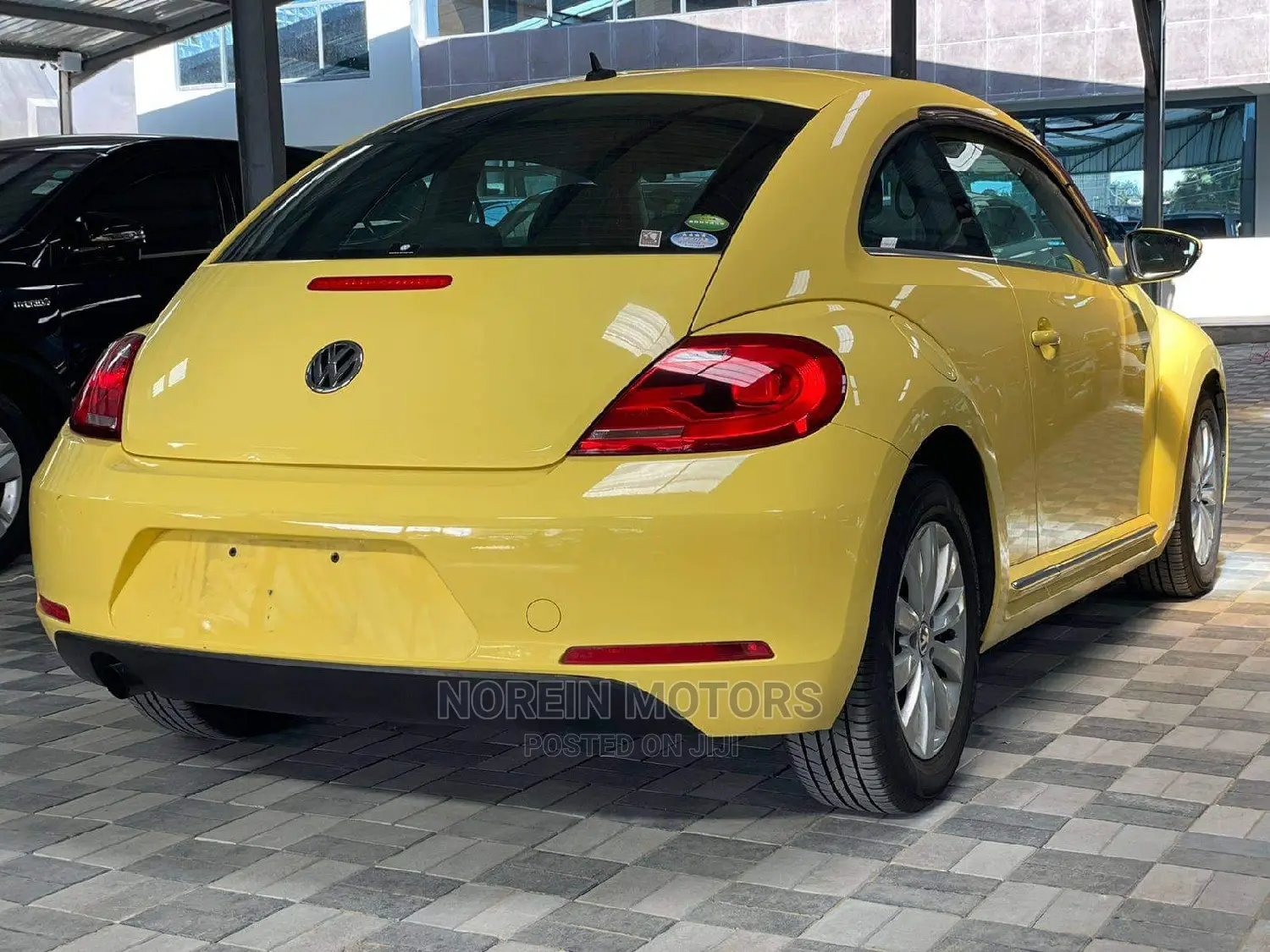 Volkswagen Beetle 2015 Yellow