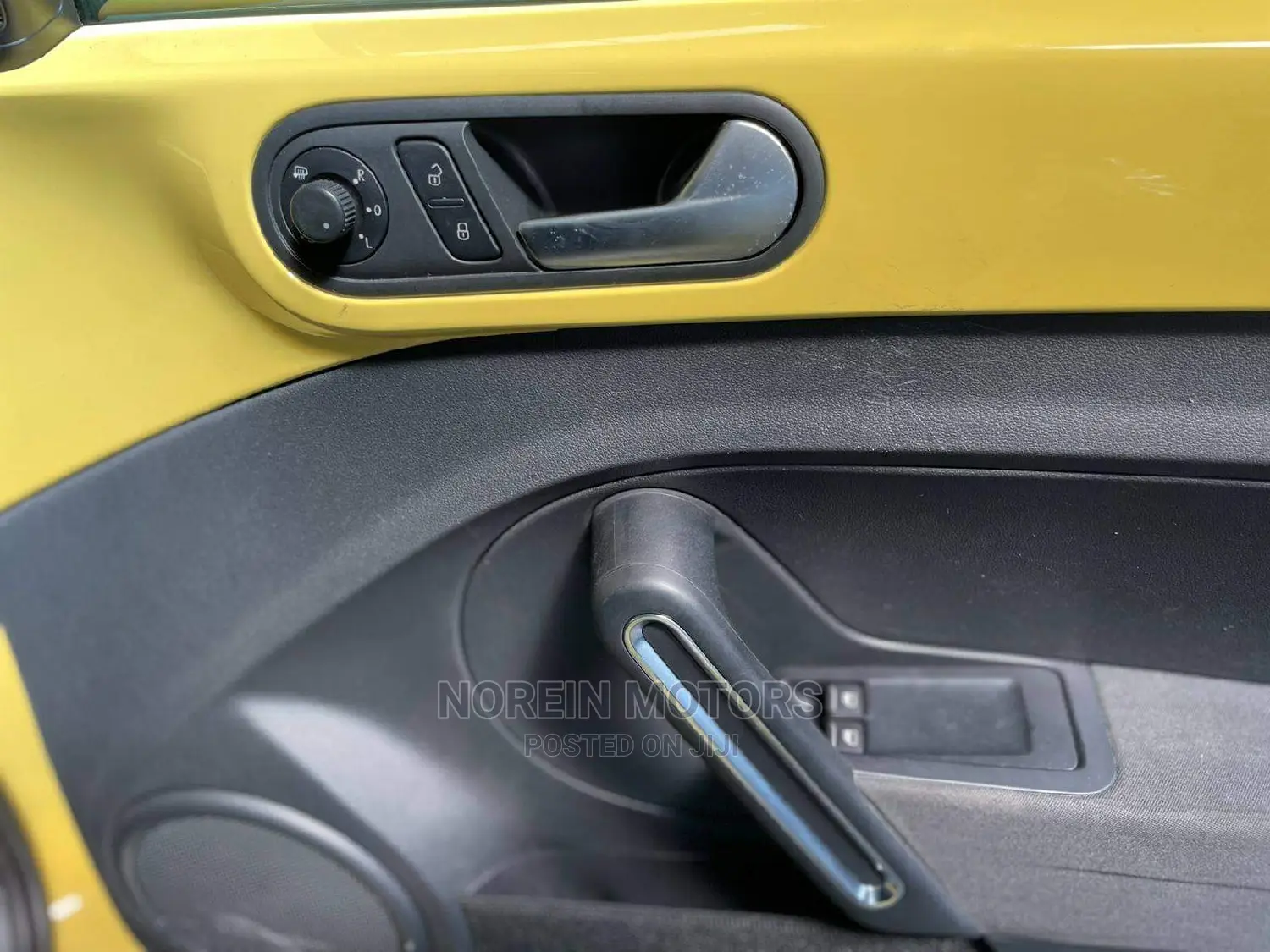 Volkswagen Beetle 2015 Yellow