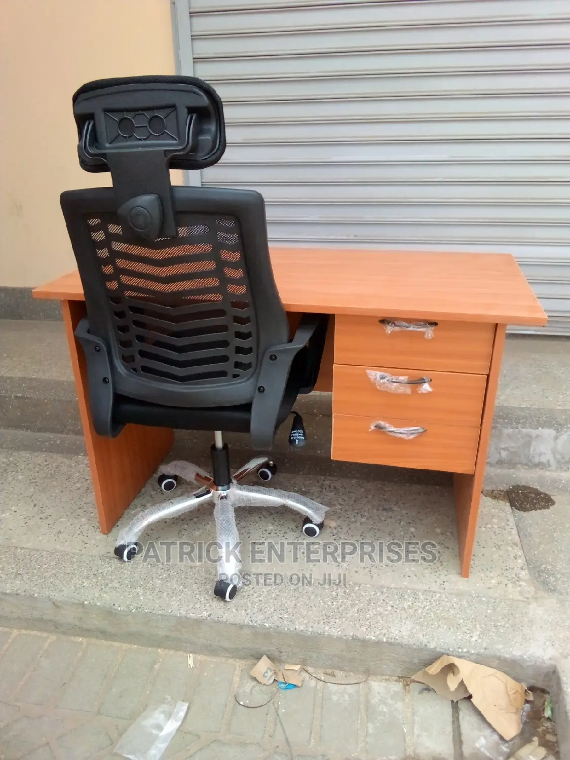 1.2 Mtrs Office Desk Plus High Back Recliner Headrest Chair