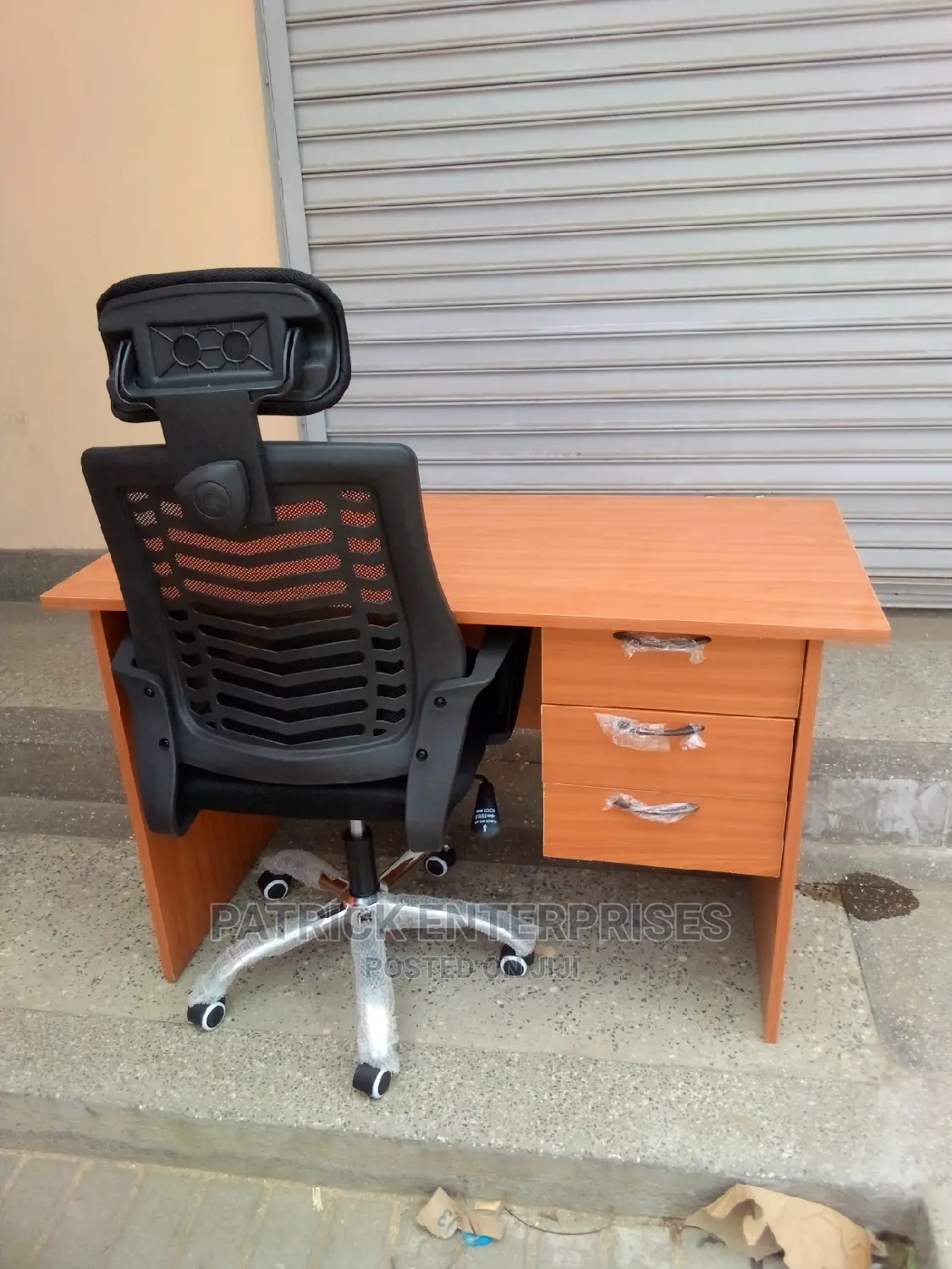 1.2 Mtrs Office Desk Plus High Back Recliner Headrest Chair