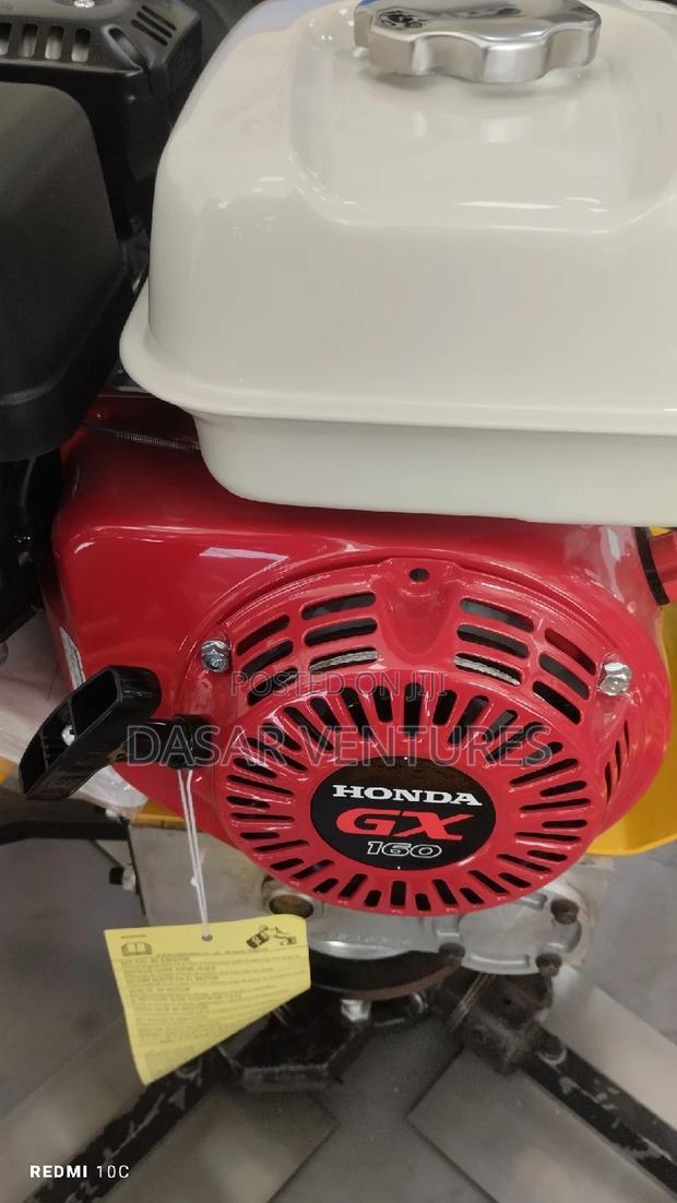 Honda Power Trowel Machine - thumbnail 2