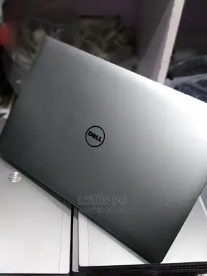 Laptop Dell Precision 5520 16GB Intel Core I7 SSD 512GB
