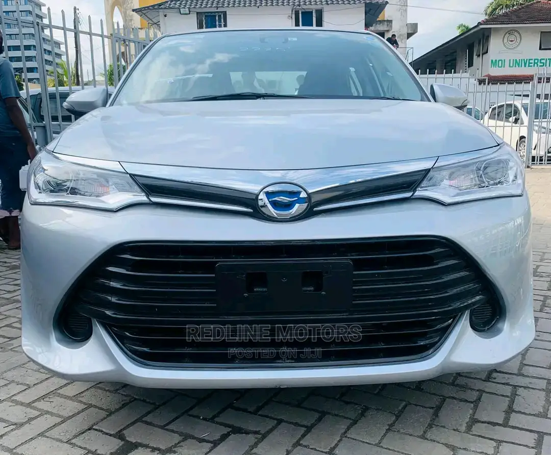 Toyota Axio 1.5 Hybrid 2WD 2016 Silver