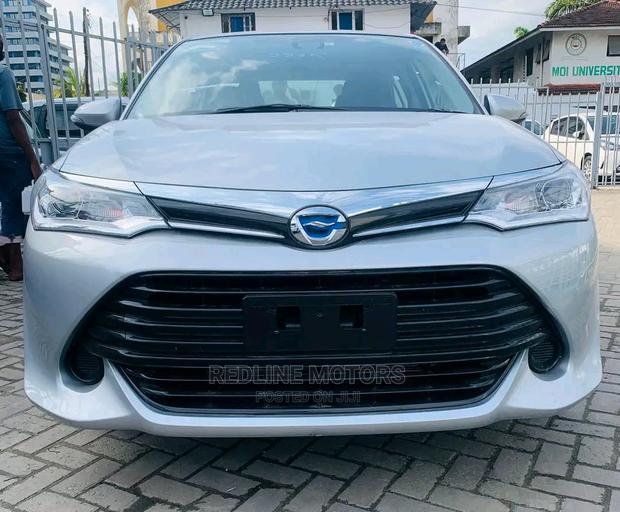 Toyota Axio 1.5 Hybrid 2WD 2016 Silver