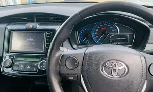 Toyota Axio 1.5 Hybrid 2WD 2016 Silver