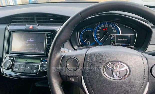 Toyota Axio 1.5 Hybrid 2WD 2016 Silver - thumbnail 2