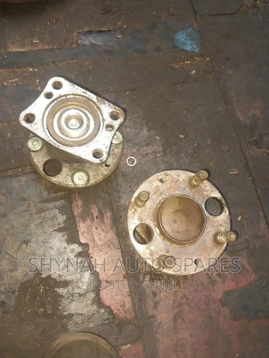 Rear Hubs Mazda Demio