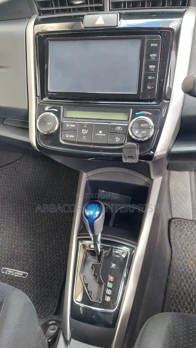 Toyota Corolla Fielder 2015 Red