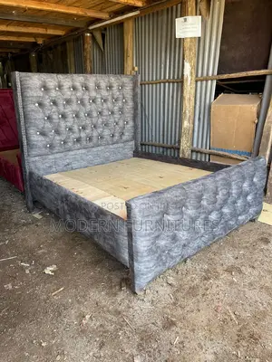 5/6 Tufted Bed