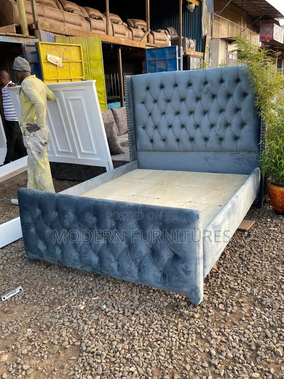 5/6 Tufted Bed