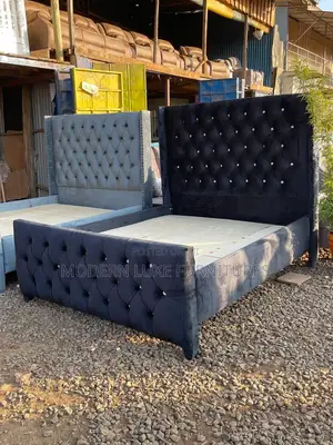 5/6 Tufted Bed